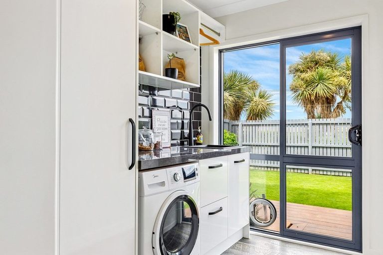 Photo of property in 8 Milkers Gate, Parklands, Christchurch, 8083