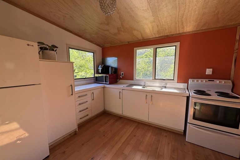 Photo of property in 9 Hall Terrace, Omata, New Plymouth, 4374