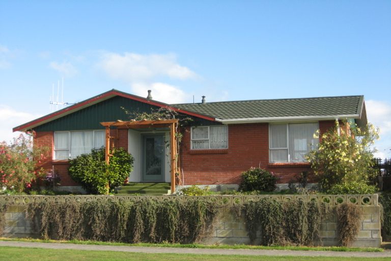 Photo of property in 16 Kinross Street, Levin, 5510