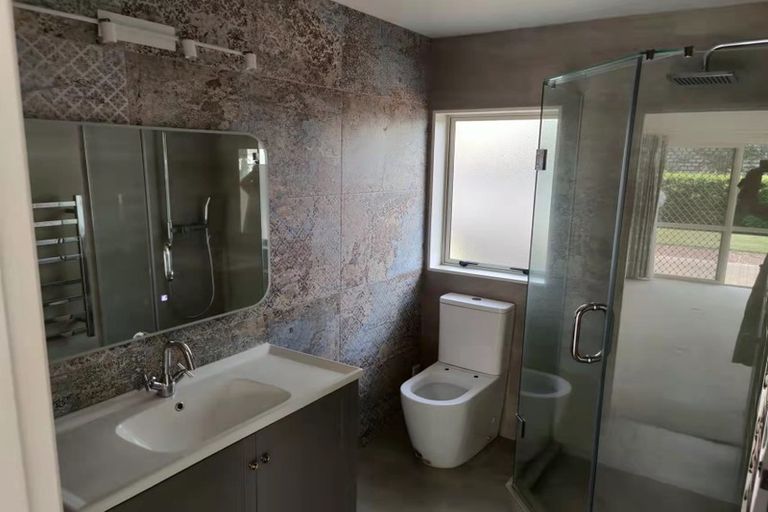 Photo of property in 54 Te Wharau Drive, Greenhithe, Auckland, 0632