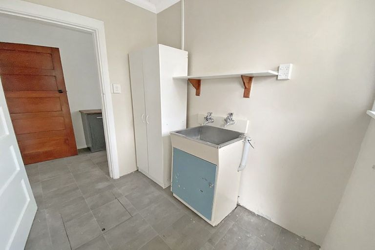 Photo of property in 660 Featherston Street, Roslyn, Palmerston North, 4414