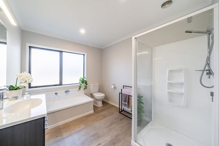 Photo of property in 16 Te Punga Road, Wallaceville, Upper Hutt, 5018