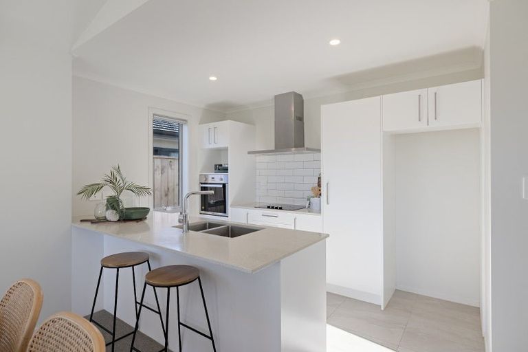 Photo of property in 22 Richardson Road, Omokoroa, 3114