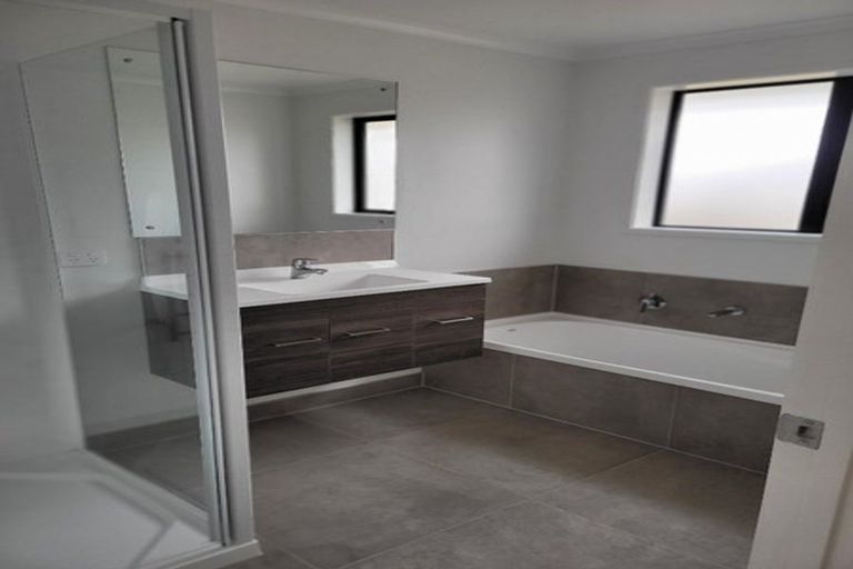 Photo of property in 5 Kapiakauri Road, One Tree Point, 0118