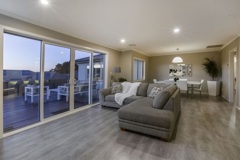 Photo of property in 7 Margaret Shields Avenue, Aotea, Porirua, 5024