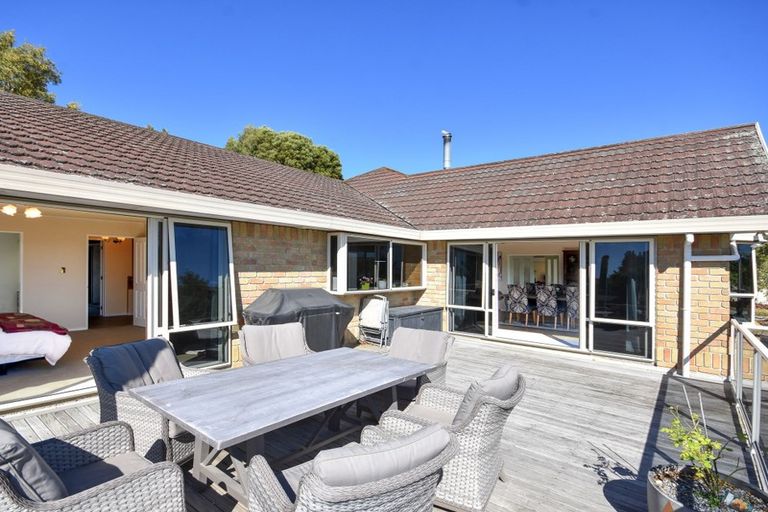 Photo of property in 76 Greenwich Street, Waihola, Milton, 9073