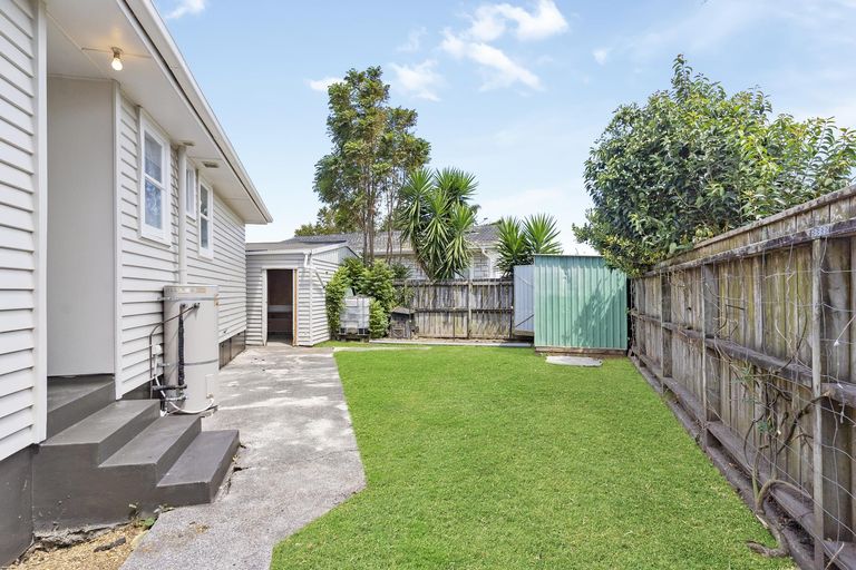 Photo of property in 1/1 Cooper Place, Papakura, 2110