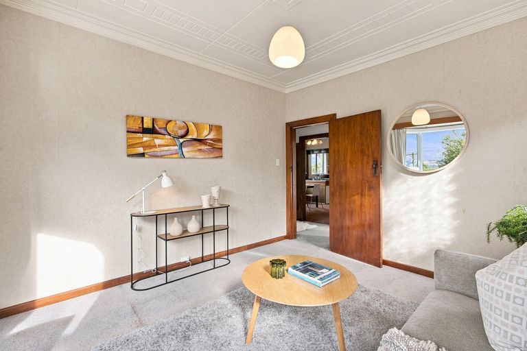 Photo of property in 17 Junction Road, Ravensbourne, Dunedin, 9022