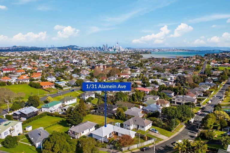 Photo of property in 1/31 Alamein Avenue, Belmont, Auckland, 0622