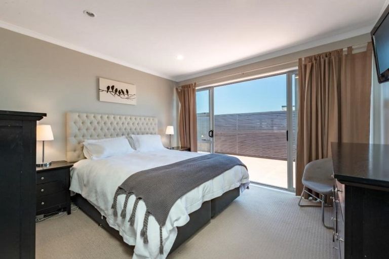 Photo of property in 29 Kiriwai Road, Paremata, Porirua, 5024