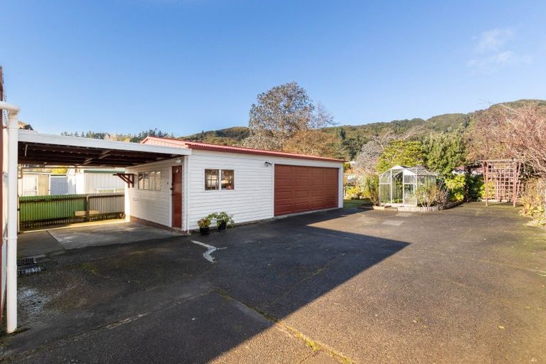 Photo of property in 15 Hay Street, Wainuiomata, Lower Hutt, 5014