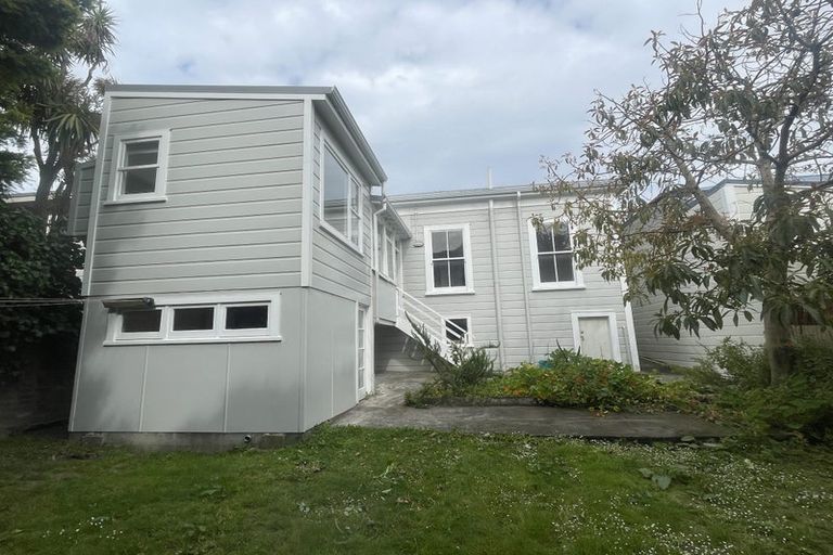 Photo of property in 19 Myrtle Crescent, Mount Cook, Wellington, 6021