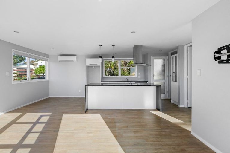 Photo of property in 18a Rishworth Avenue, Stanmore Bay, Whangaparaoa, 0932