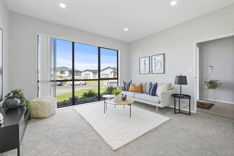 Photo of property in 27 Surf View Crescent, Red Beach, 0932