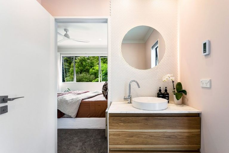 Photo of property in 17 Kunzea Place, Greenhithe, Auckland, 0632