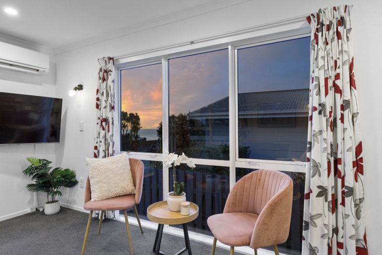 Photo of property in 8 Tikati View, Titahi Bay, Porirua, 5022