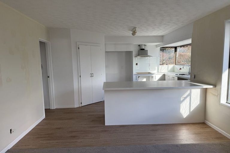 Photo of property in 20 Taupata Street, Redcliffs, Christchurch, 8081