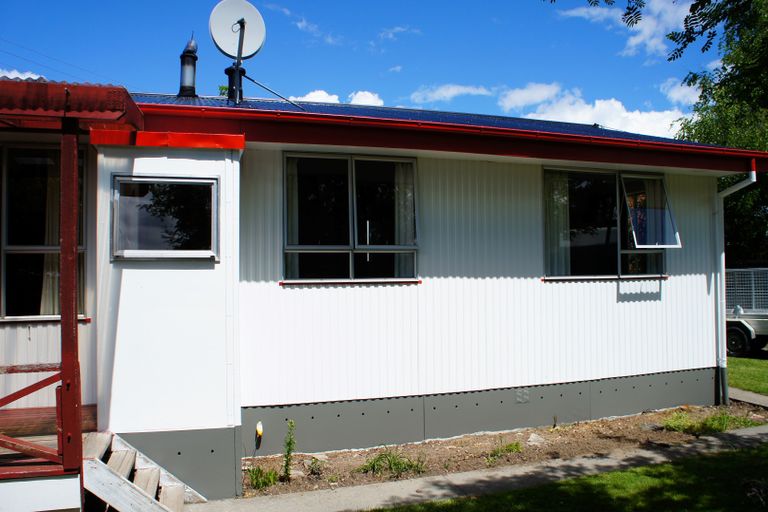 Photo of property in 16 Rata Road, Twizel, 7901