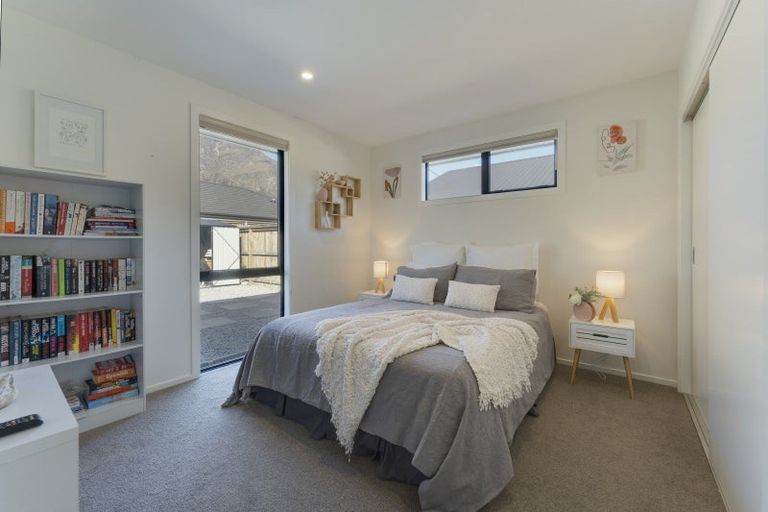 Photo of property in 9 Fallow Street, Jacks Point, 9371