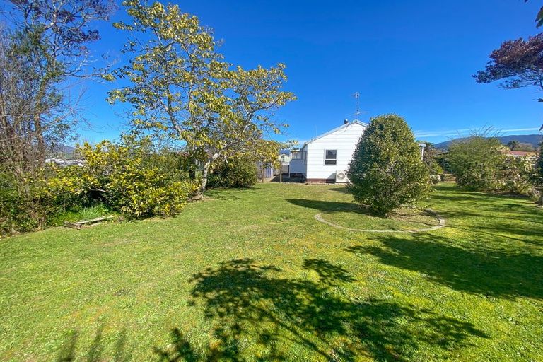 Photo of property in 108 Commercial Street, Takaka, 7110