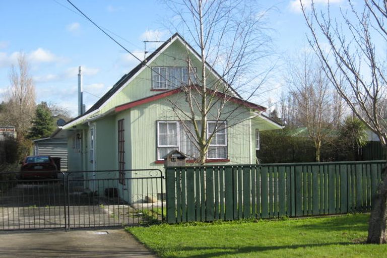 Photo of property in 18 Kempton Street, Greytown, 5712