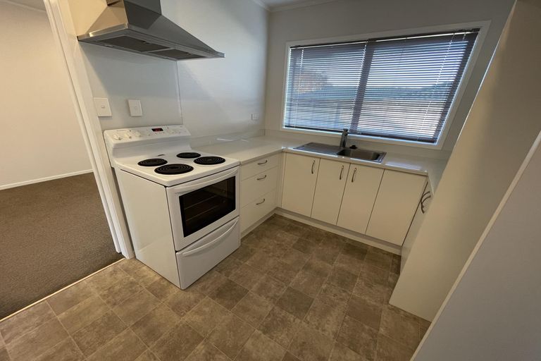 Photo of property in 2/78 Prince Regent Drive, Half Moon Bay, Auckland, 2012