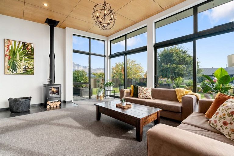 Photo of property in 73 Rob Roy Lane, Wanaka, 9305