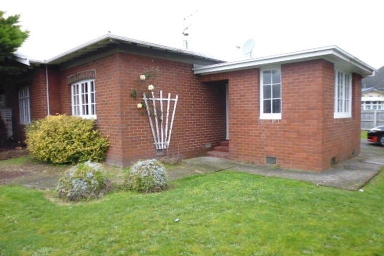 Photo of property in 83 Cambridge Terrace, Waterloo, Lower Hutt, 5011