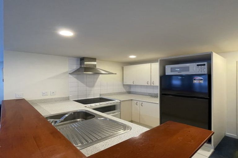 Photo of property in Terrace Heights Apartments, 4e/163 The Terrace, Wellington Central, Wellington, 6011