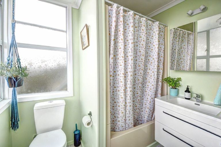 Photo of property in 29 Bedford Parade, Brighton, Dunedin, 9035