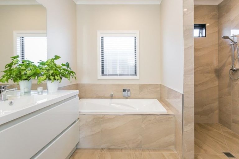 Photo of property in 7 Pelorus Avenue, Poraiti, Napier, 4112