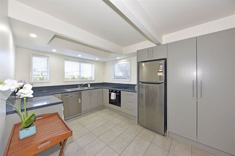 Photo of property in 1/143a Weston Road, St Albans, Christchurch, 8052