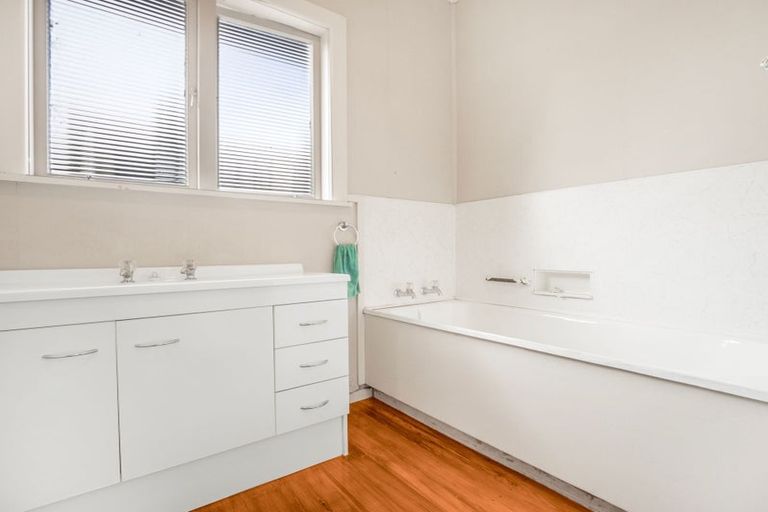 Photo of property in 114 Stanley Avenue, Te Aroha, 3320