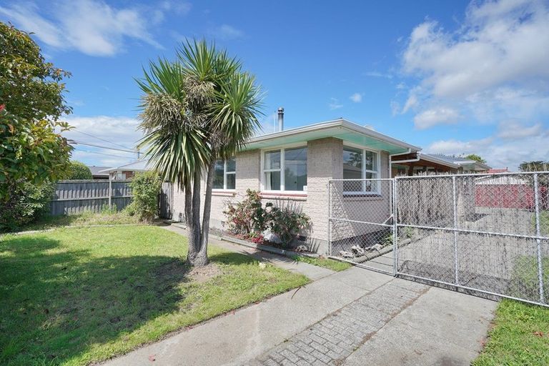 Photo of property in 144 Shortland Street, Aranui, Christchurch, 8061