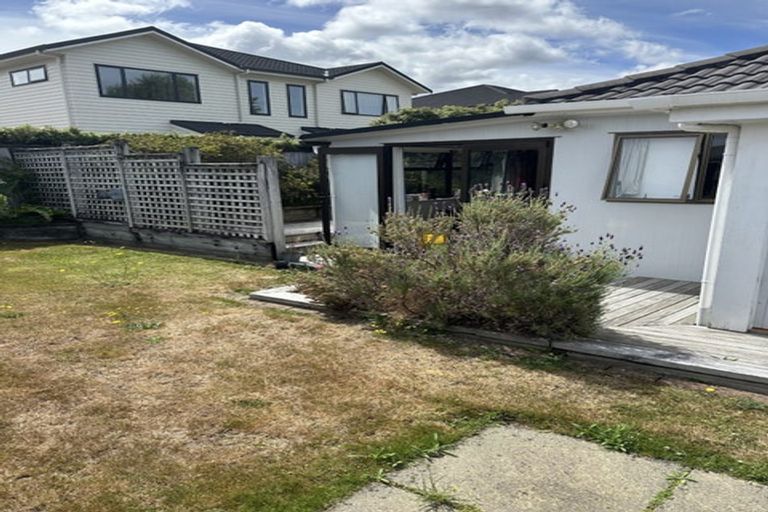 Photo of property in 17 Sutherland Avenue, Silverstream, Upper Hutt, 5019