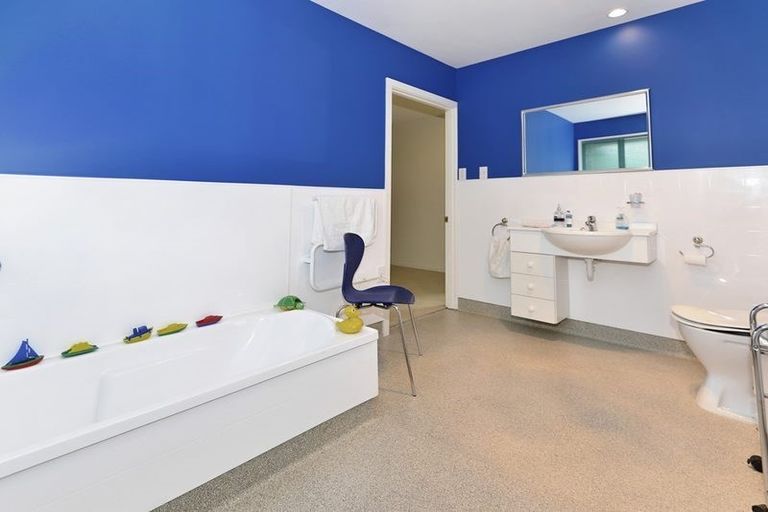 Photo of property in 27 Broadhaven Avenue, Parklands, Christchurch, 8083