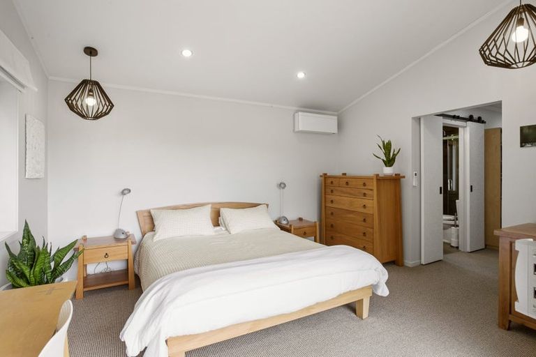 Photo of property in 142a Heta Road, Highlands Park, New Plymouth, 4312