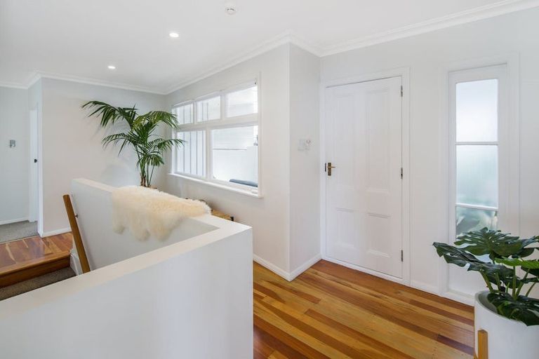 Photo of property in 21 Thane Road, Roseneath, Wellington, 6011