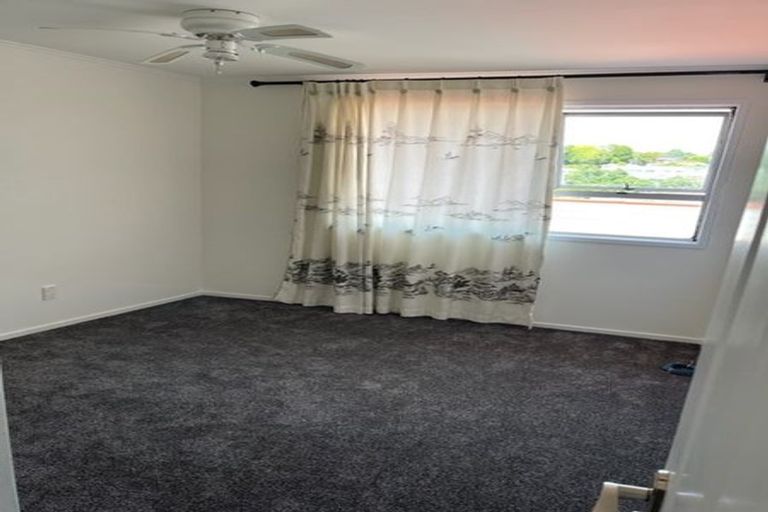 Photo of property in 31 Sequoia Place, Sunnynook, Auckland, 0620