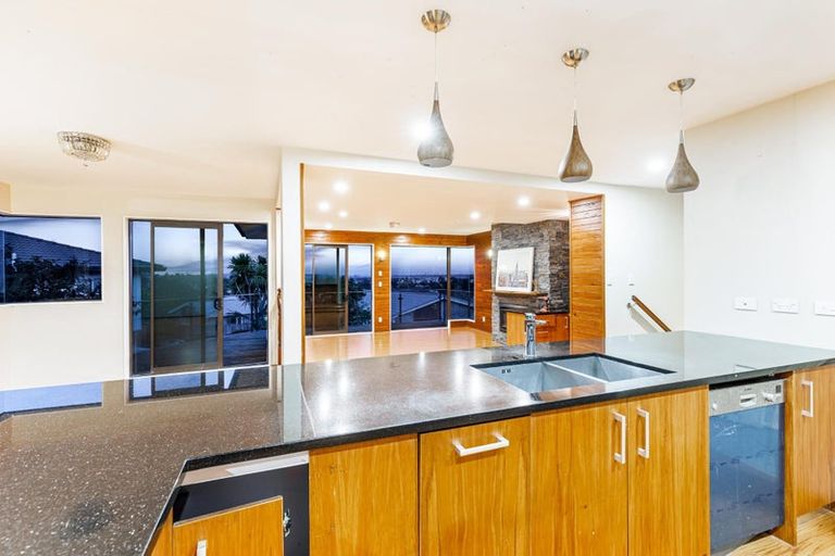 Photo of property in 4 Gordon Stanley Drive, Massey, Auckland, 0614