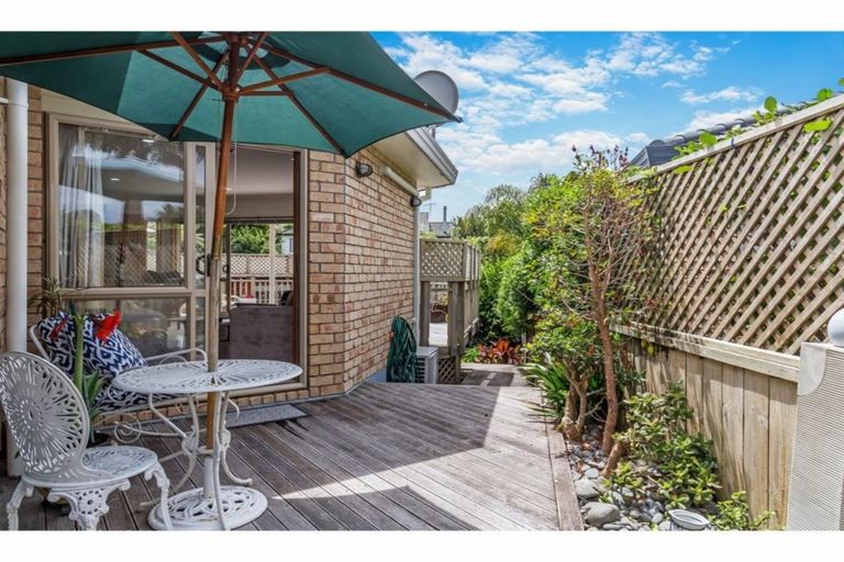 Photo of property in 47 Red Hibiscus Road, Stanmore Bay, Whangaparaoa, 0932