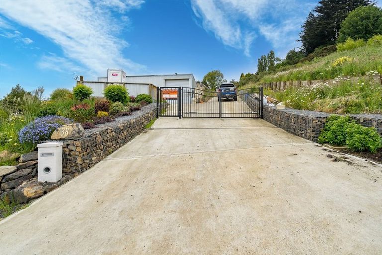 Photo of property in 38 Waldron Crescent, Green Island, Dunedin, 9018