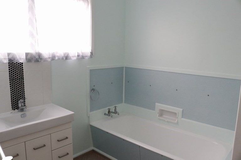 Photo of property in 18 Murch Place, Tawhero, Whanganui, 4500