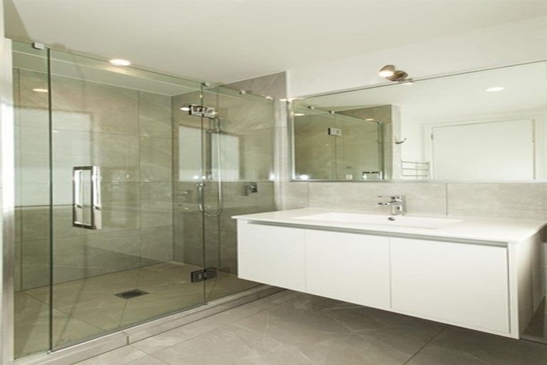 Photo of property in 15 Whakata Lane, Mairangi Bay, Auckland, 0630