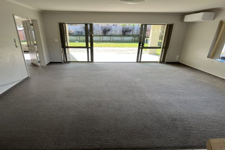 Photo of property in 51 Gandalf Crescent, Paraparaumu, 5032