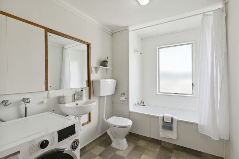 Photo of property in Iona Towers, 401/140 Abel Smith Street, Te Aro, Wellington, 6011