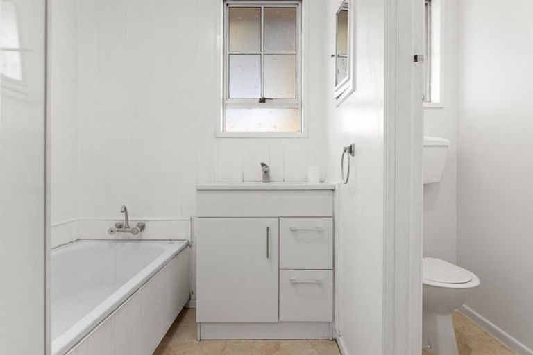 Photo of property in 1/12 Shetland Street, Woolston, Christchurch, 8062