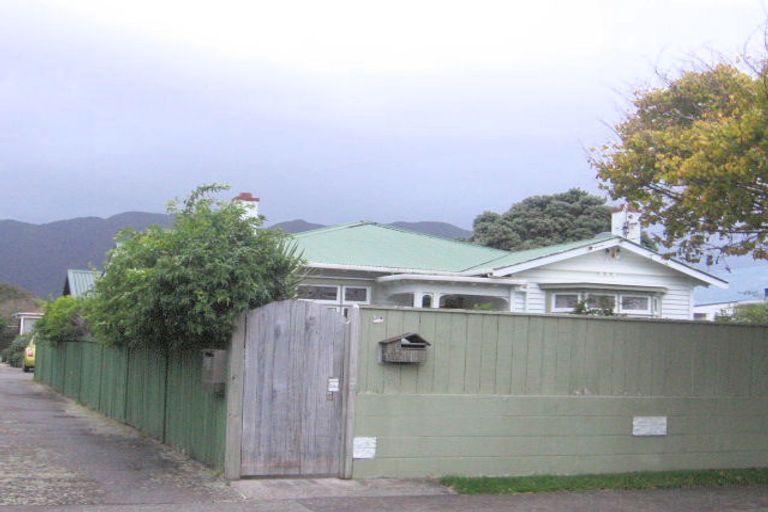 Photo of property in 12a Fuller Grove, Woburn, Lower Hutt, 5010