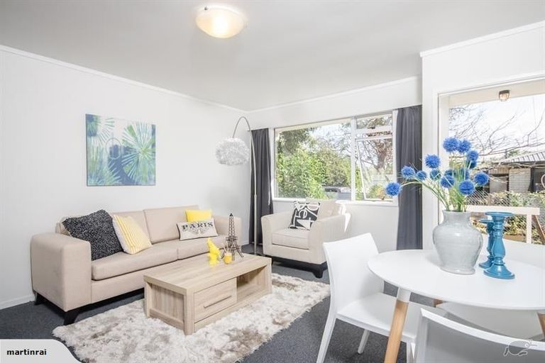 Photo of property in 2/24a Vine Street, Mangere East, Auckland, 2024