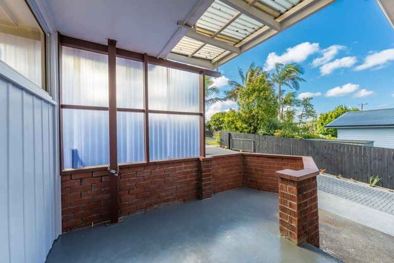 Photo of property in 14b Waimumu Road, Massey, Auckland, 0614